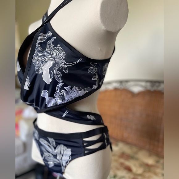 Athleta 2-piece Fiore Bikini bathing suit. Wrap top,  lattice sides bottom. - Picture 2 of 6